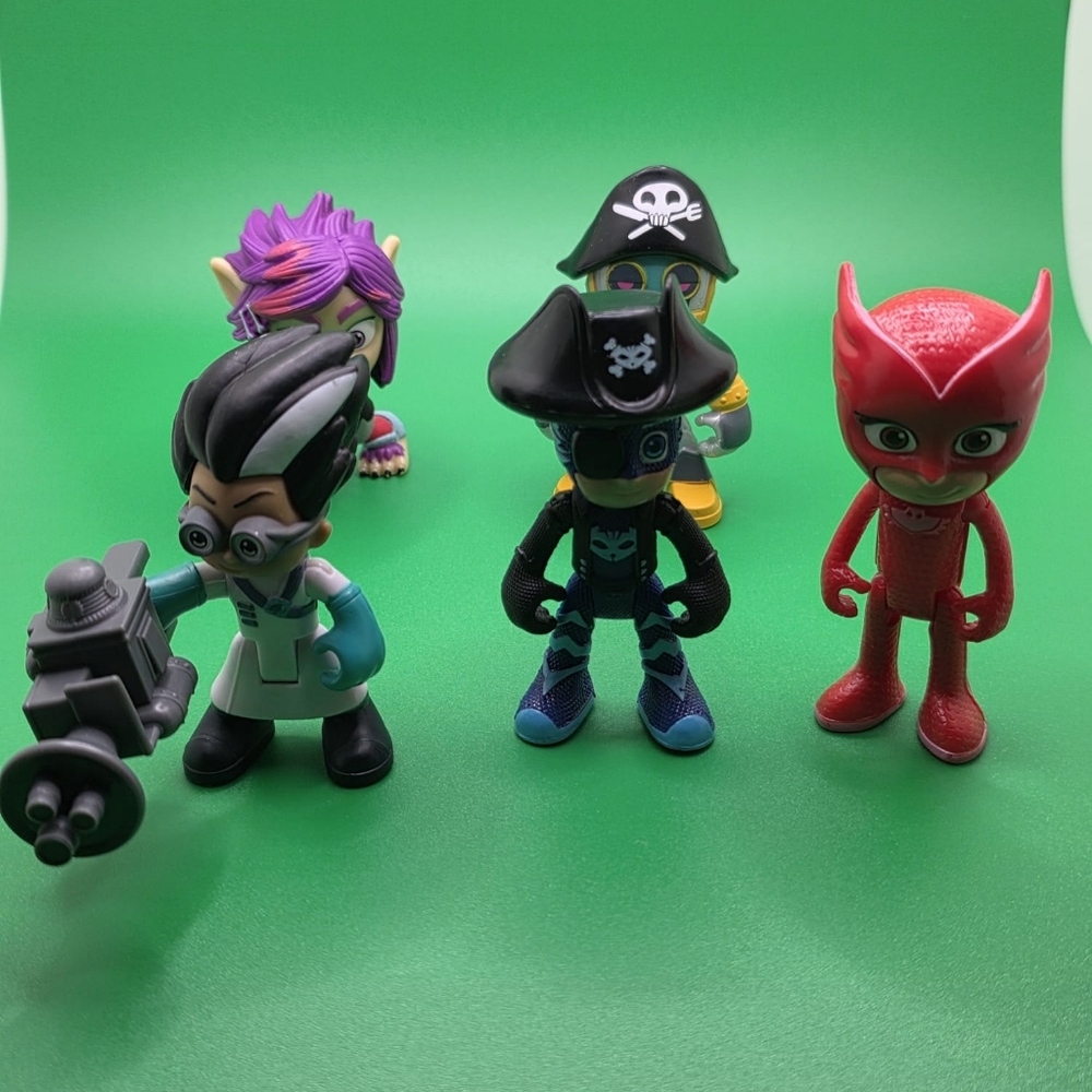 Superhero and Pirate Action Figure Set Pj Masks - Picture 2 of 5